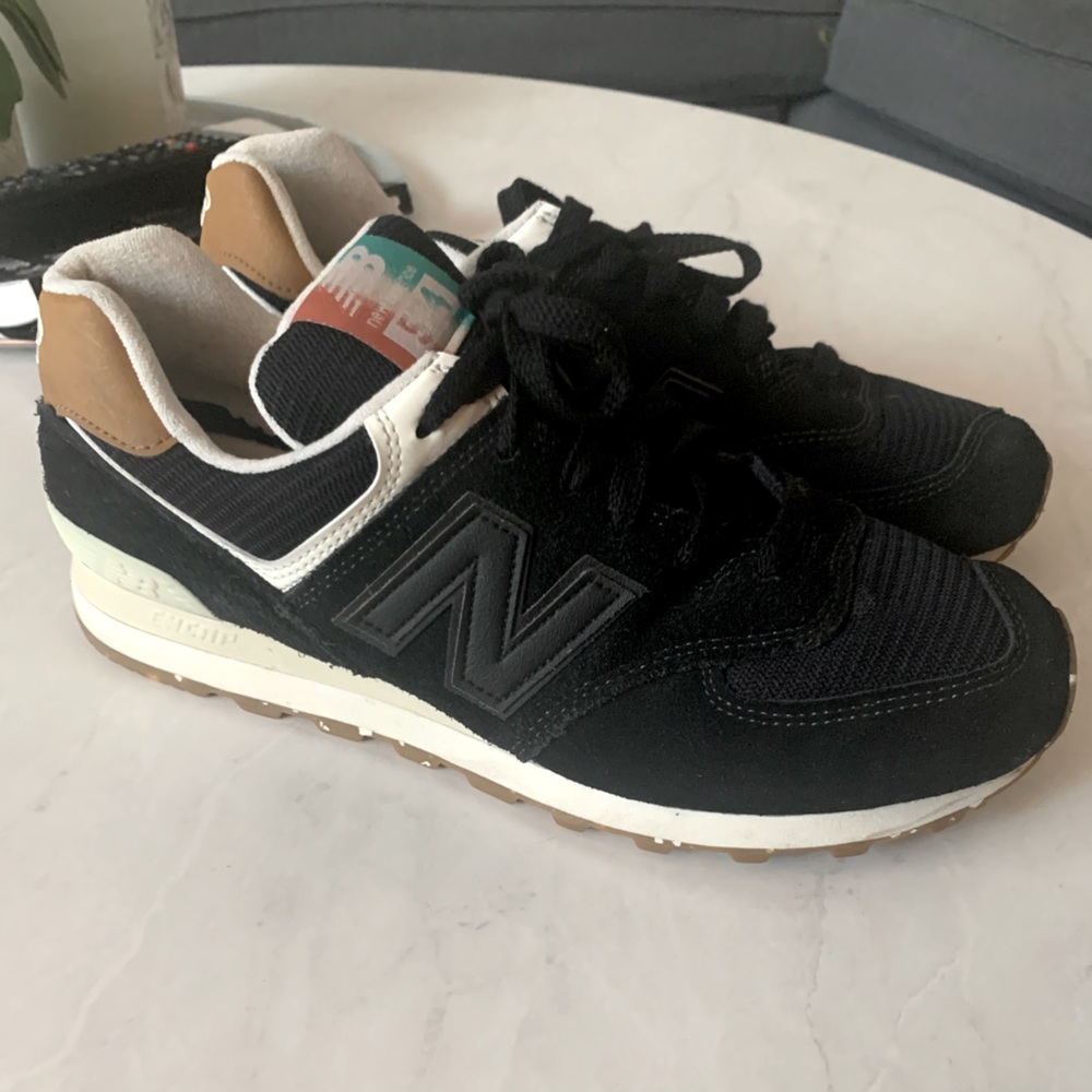 Women’s Black New Balance Sneakers
